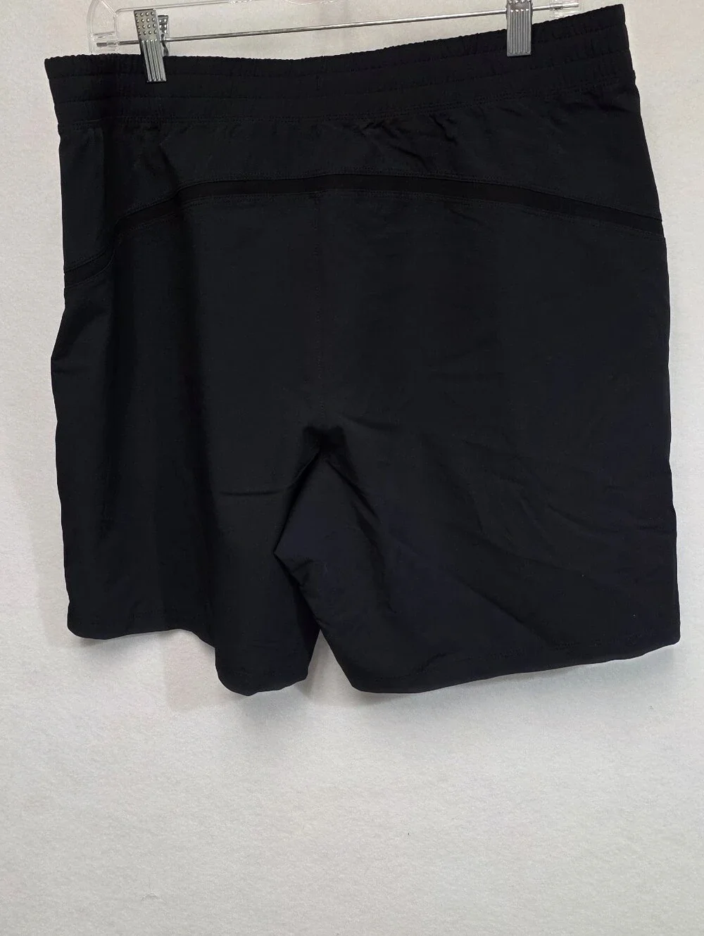 GAP Fit Mens Size Large Active Black Athletic Shorts with Elastic Waist